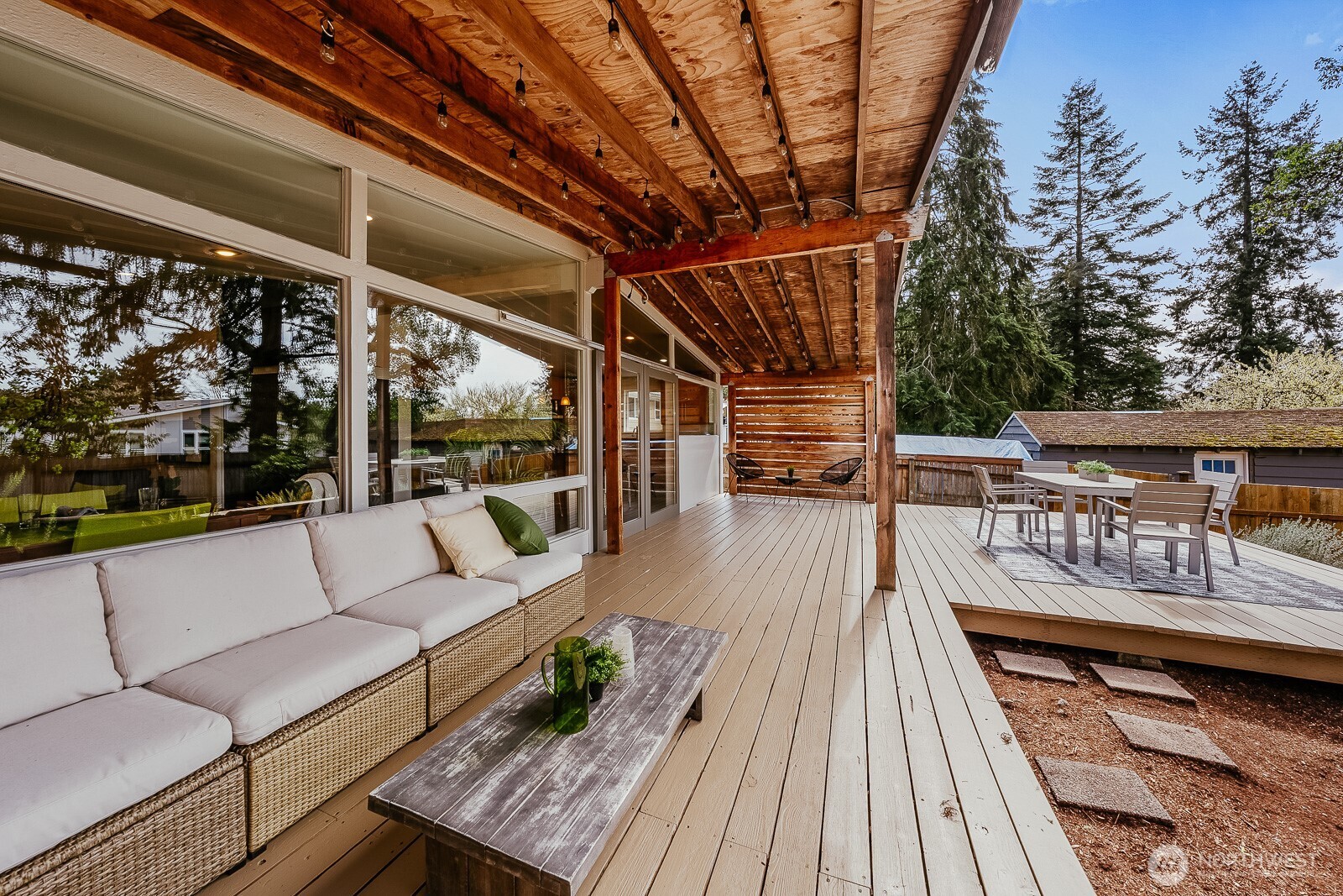 15863 15th Avenue NE, Shoreline, WA 98155