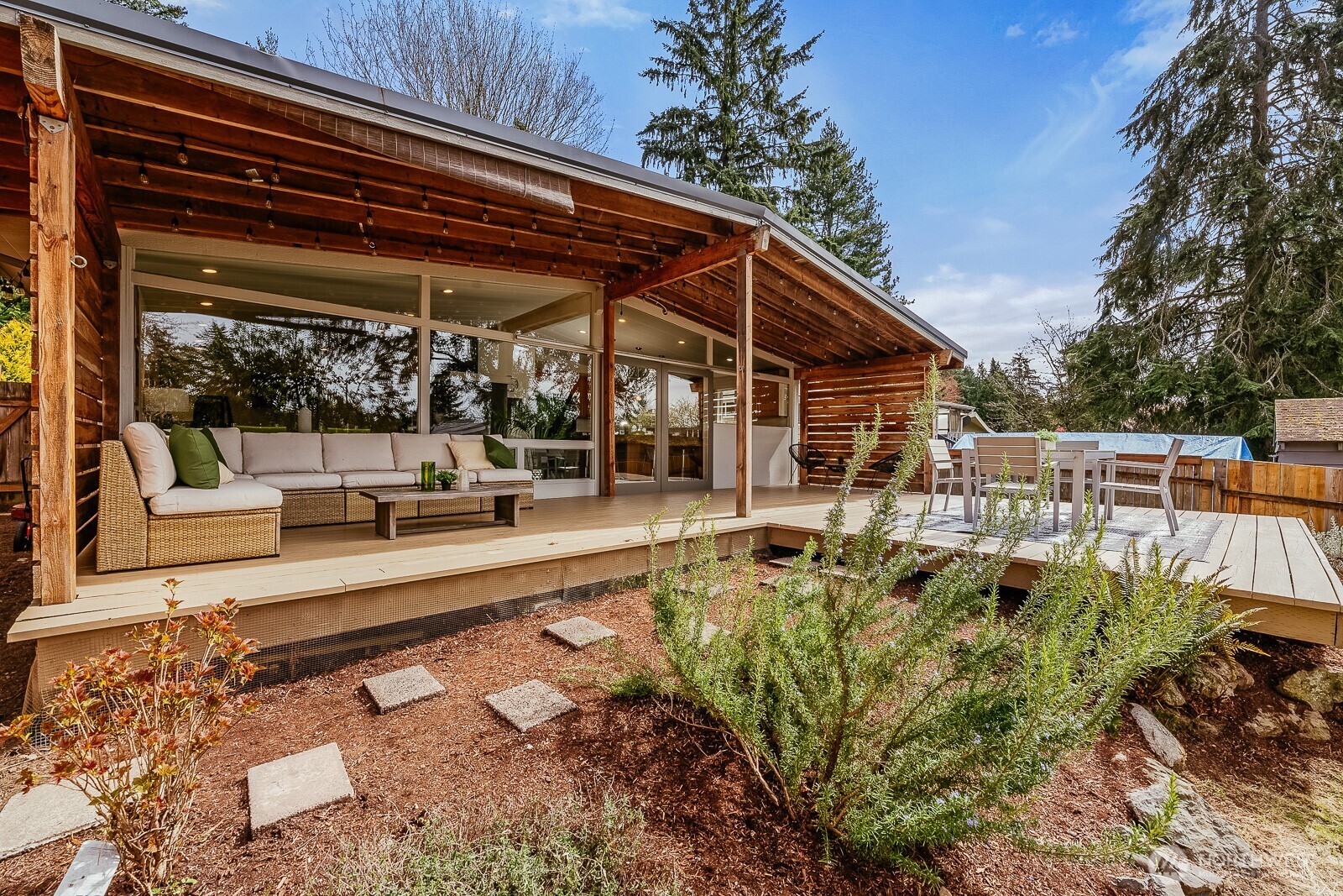 15863 15th Avenue NE, Shoreline, WA 98155