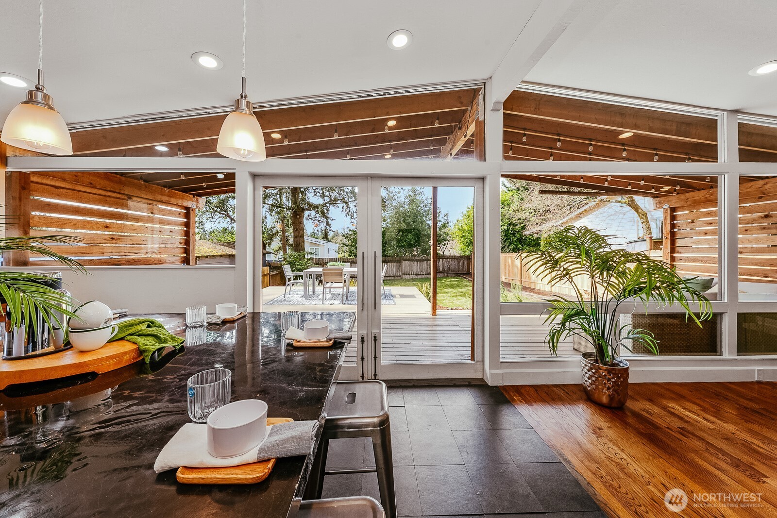 15863 15th Avenue NE, Shoreline, WA 98155