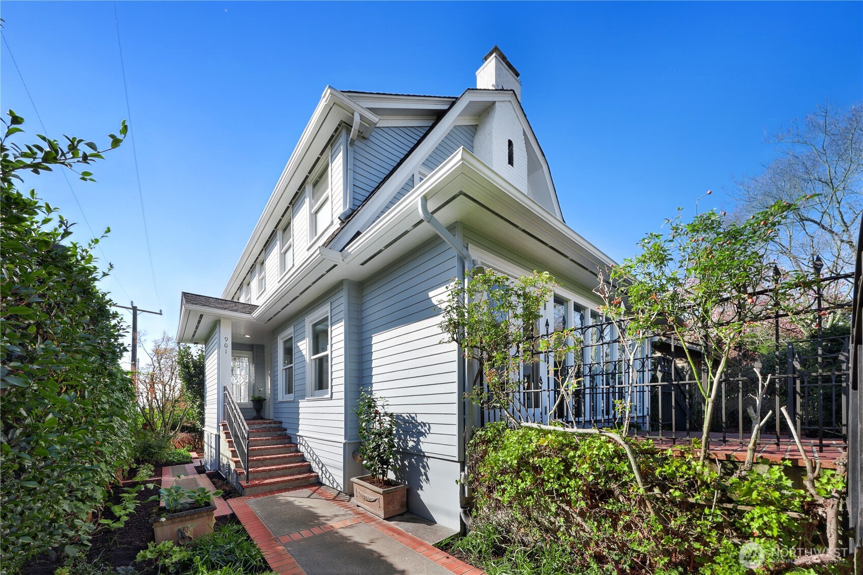 901 11th Avenue E, Seattle, WA 98102