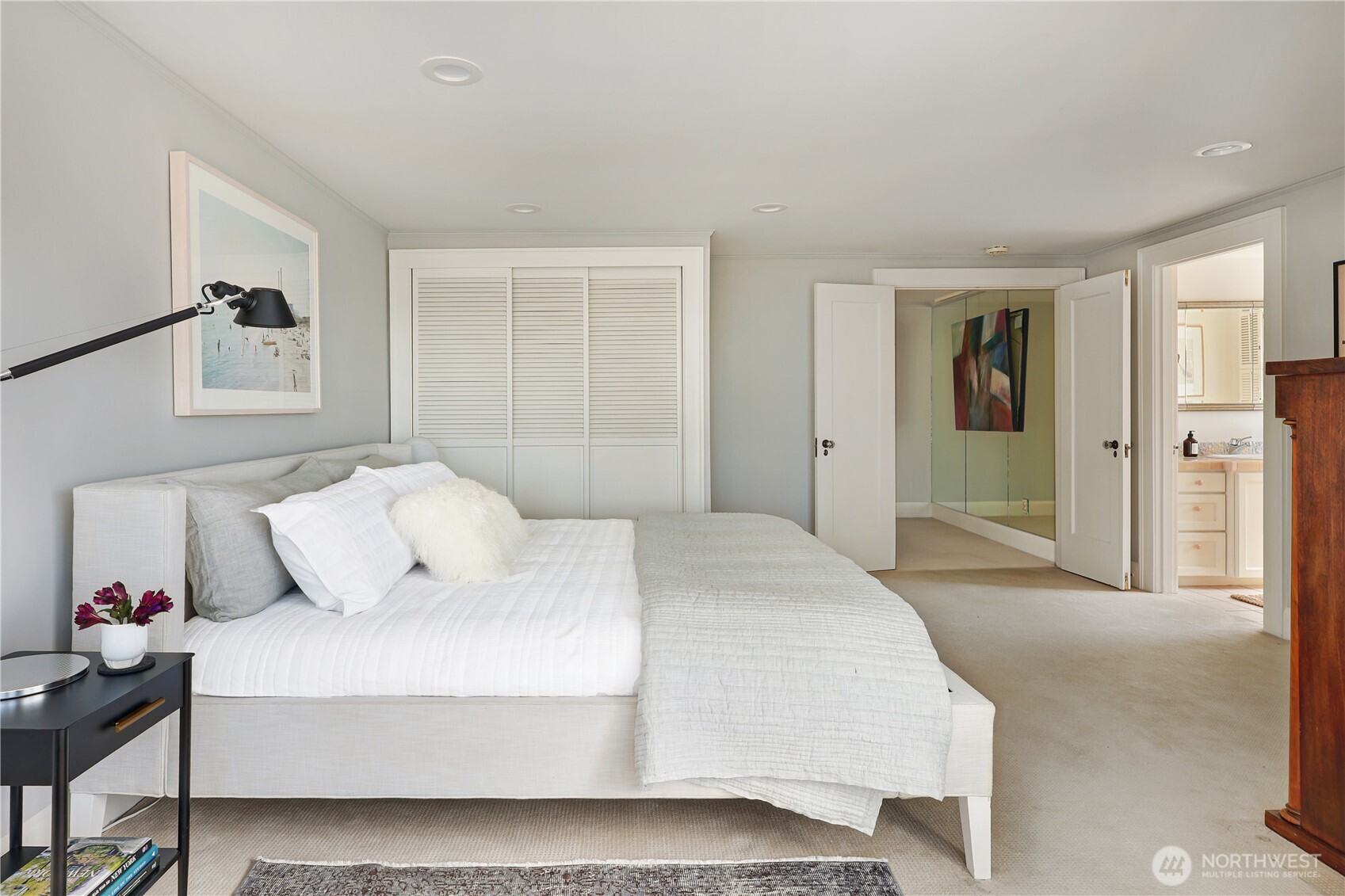 901 11th Avenue E, Seattle, WA 98102