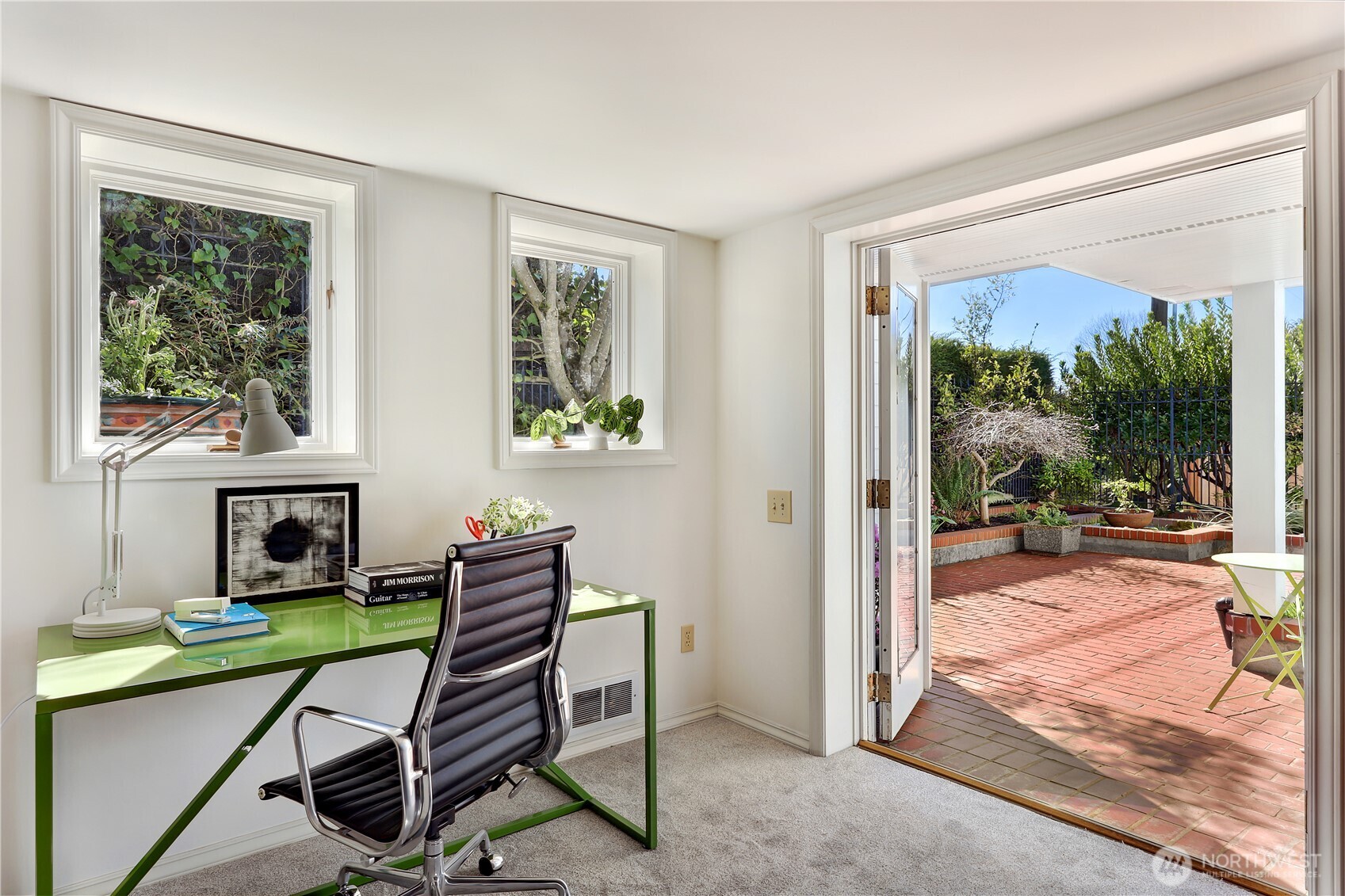 901 11th Avenue E, Seattle, WA 98102