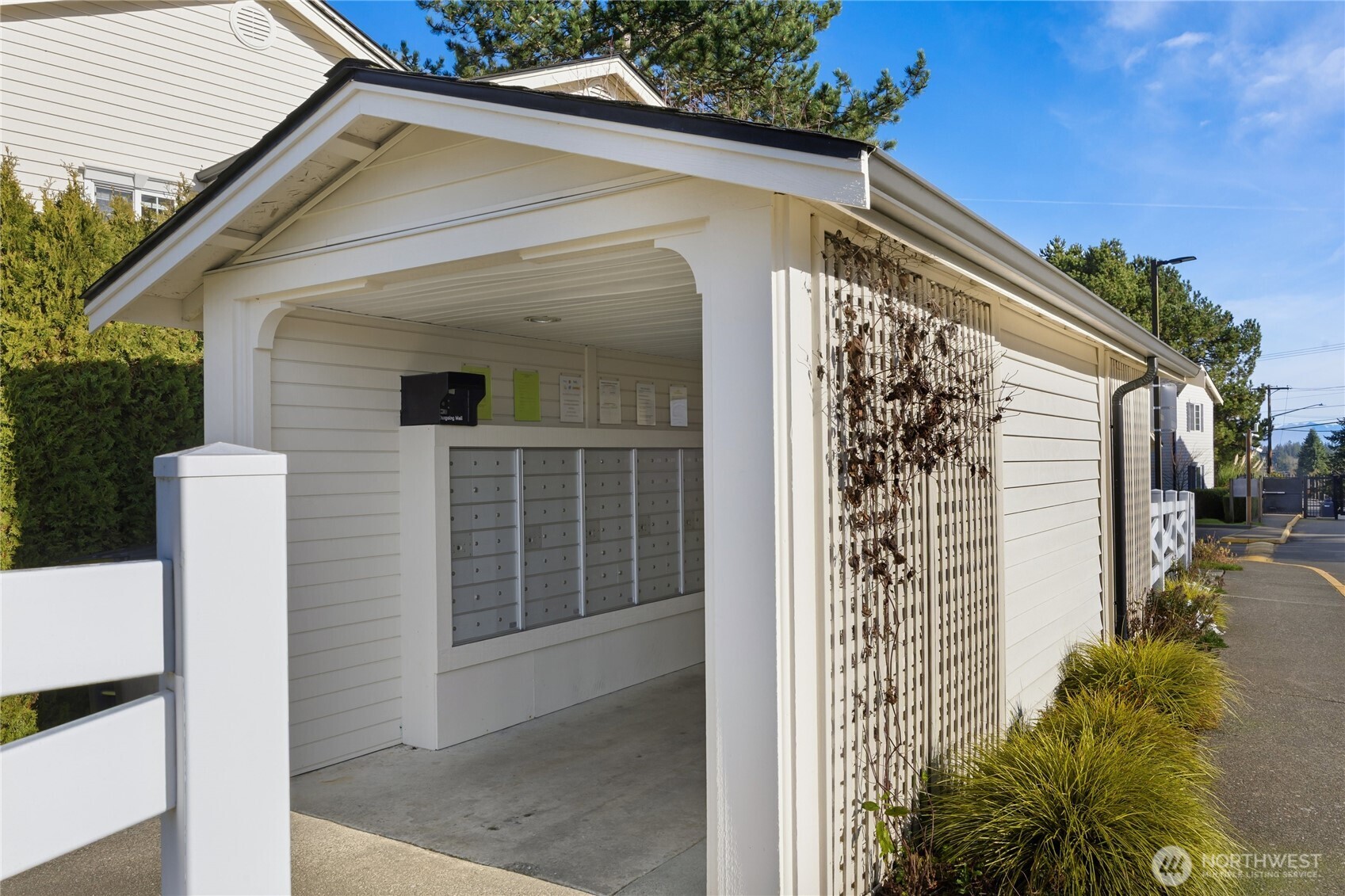 12404 E Gibson Road #G202, Everett, WA 98204