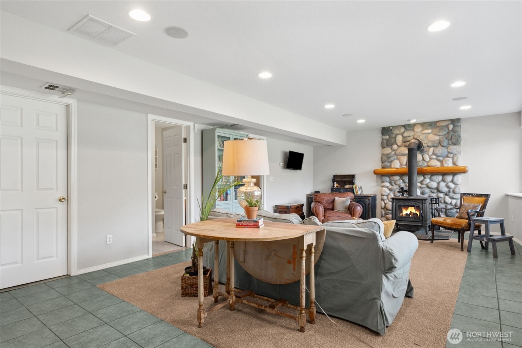 32707 349 Way SE, Ravensdale, WA 98051-9543