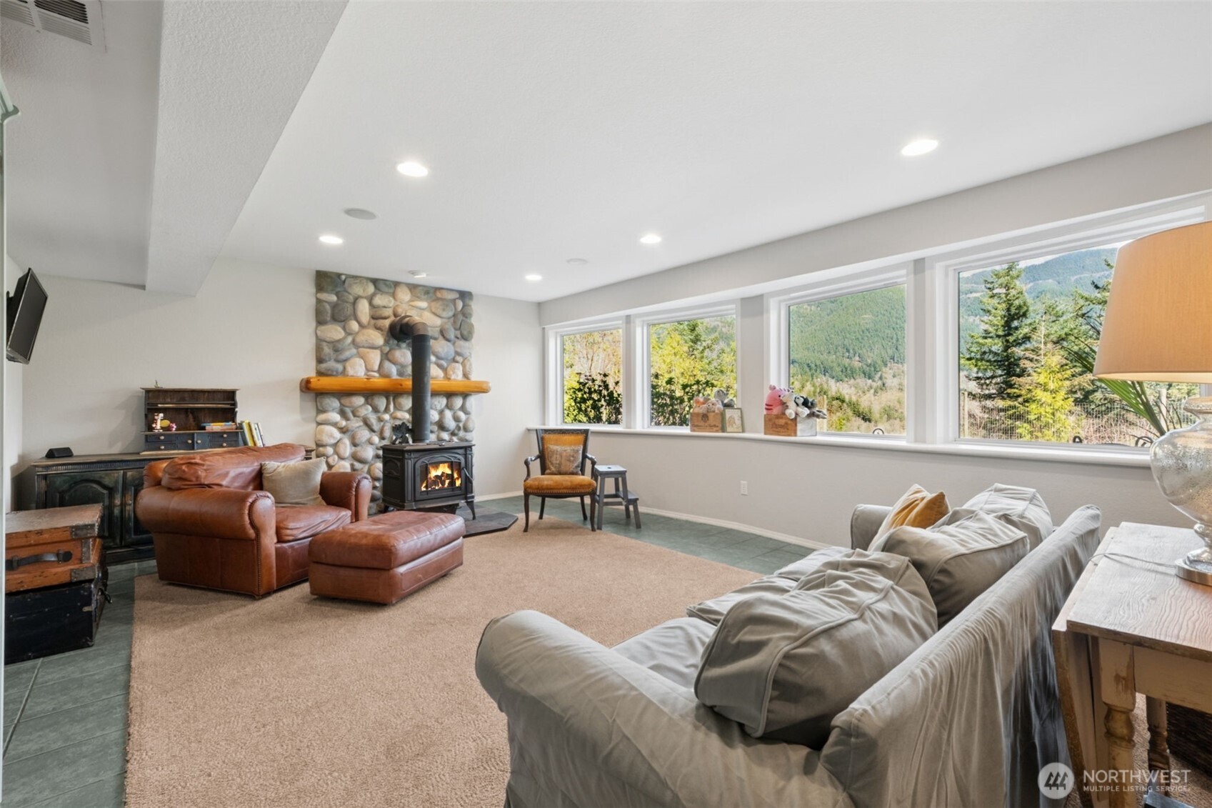 32707 349 Way SE, Ravensdale, WA 98051-9543