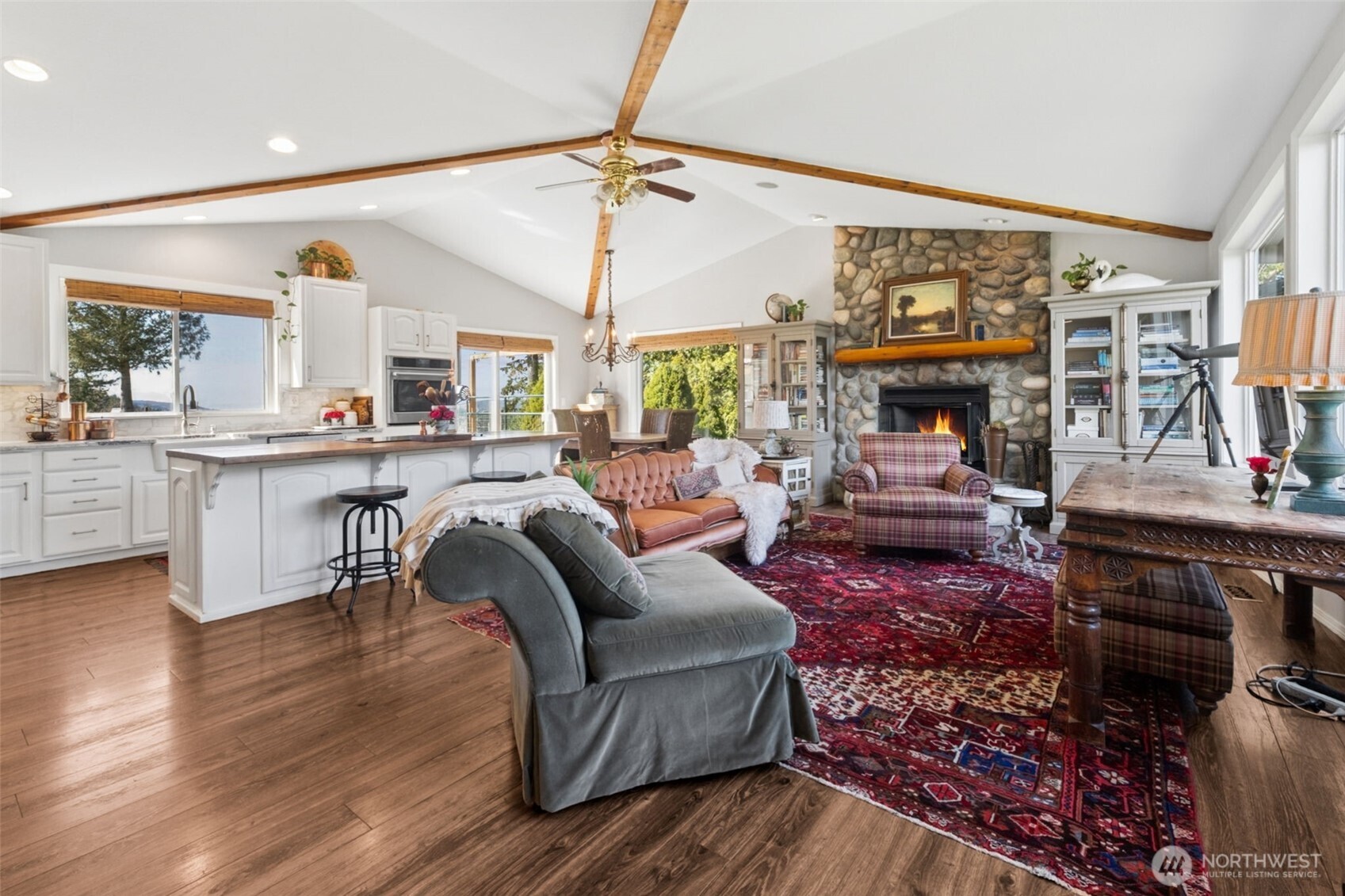 32707 349 Way SE, Ravensdale, WA 98051-9543