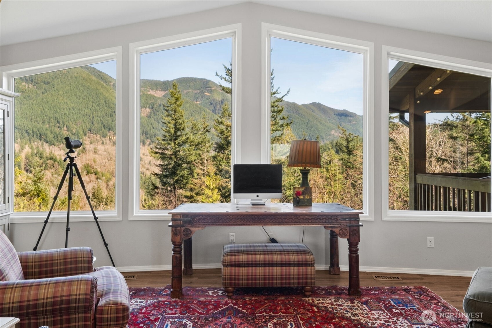 32707 349 Way SE, Ravensdale, WA 98051-9543