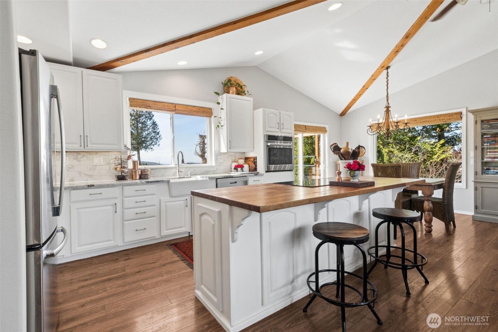 32707 349 Way SE, Ravensdale, WA 98051-9543