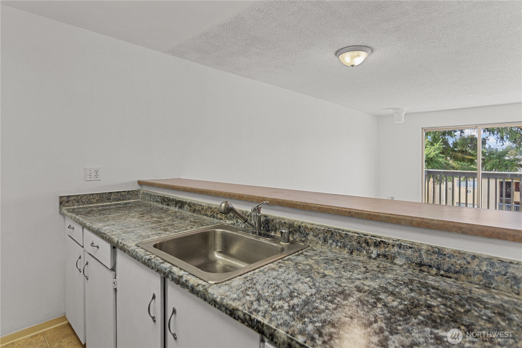 31003 14th Avenue S #E12, Federal Way, WA 98003