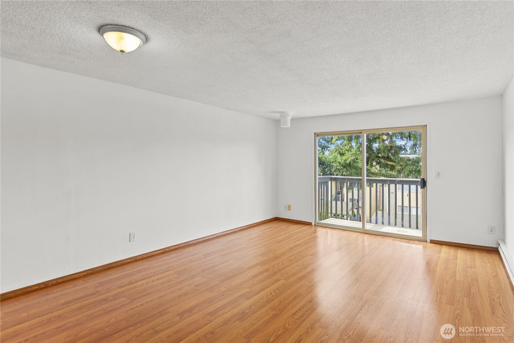 31003 14th Avenue S #E12, Federal Way, WA 98003