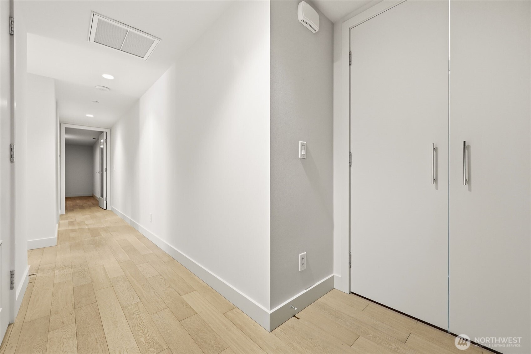 583 Battery Street #715N, Seattle, WA 98121