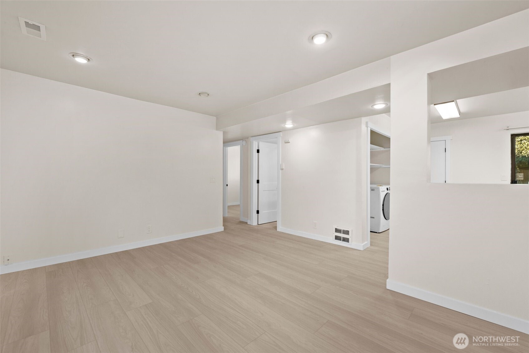 917 N 100th Street , Seattle, WA 98133