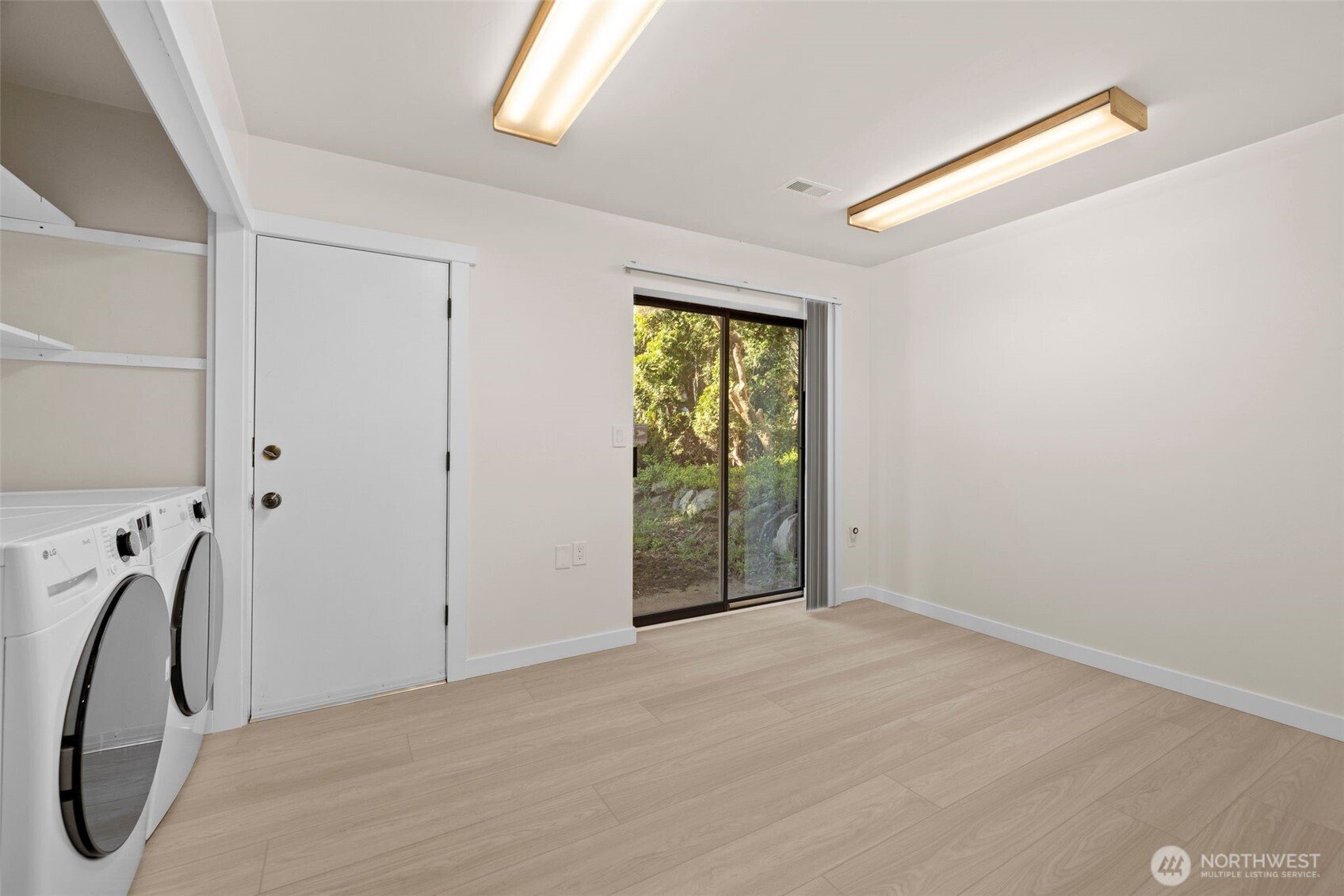 917 N 100th Street , Seattle, WA 98133