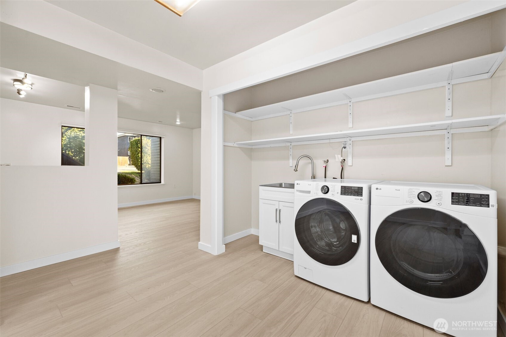 917 N 100th Street , Seattle, WA 98133