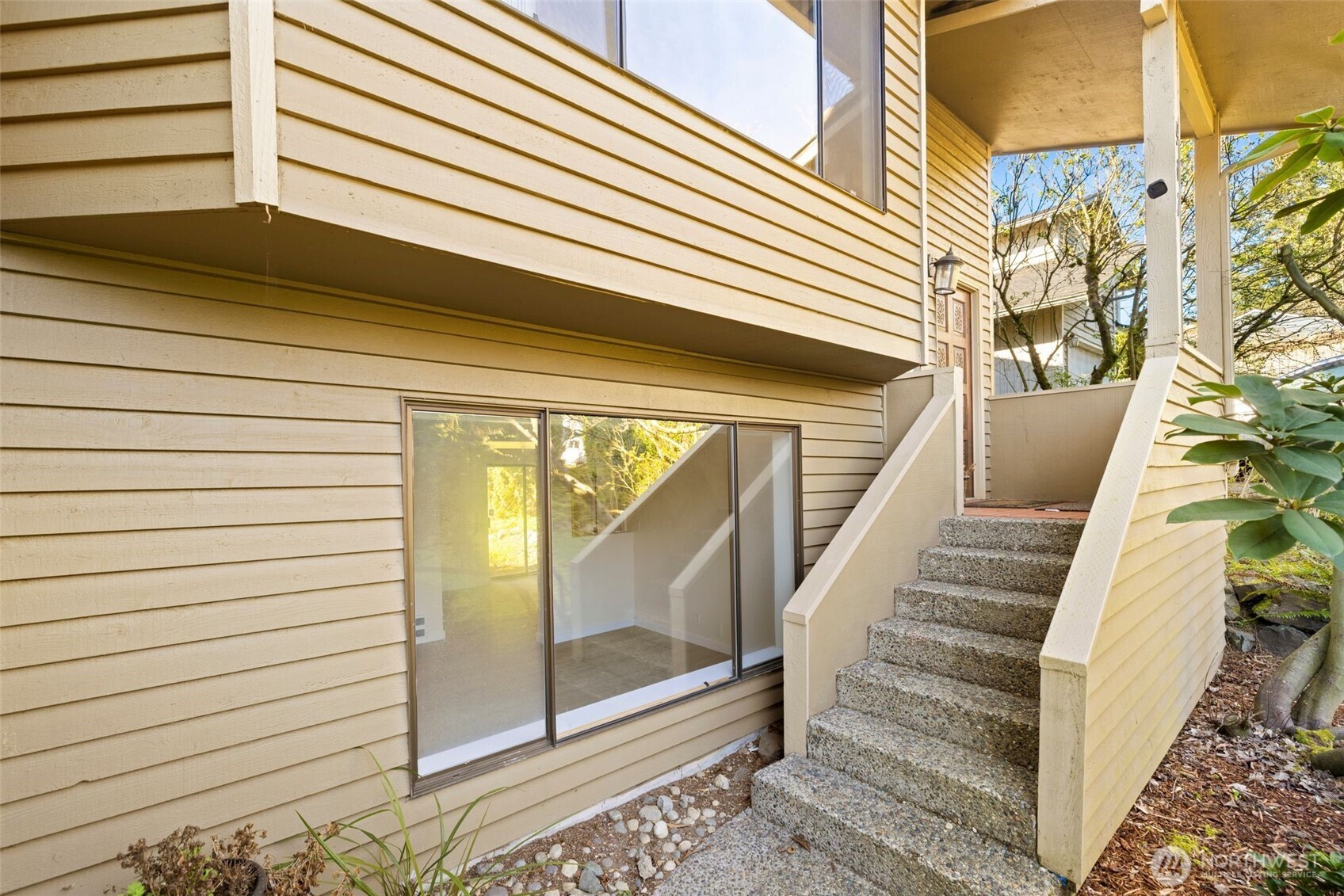 917 N 100th Street , Seattle, WA 98133