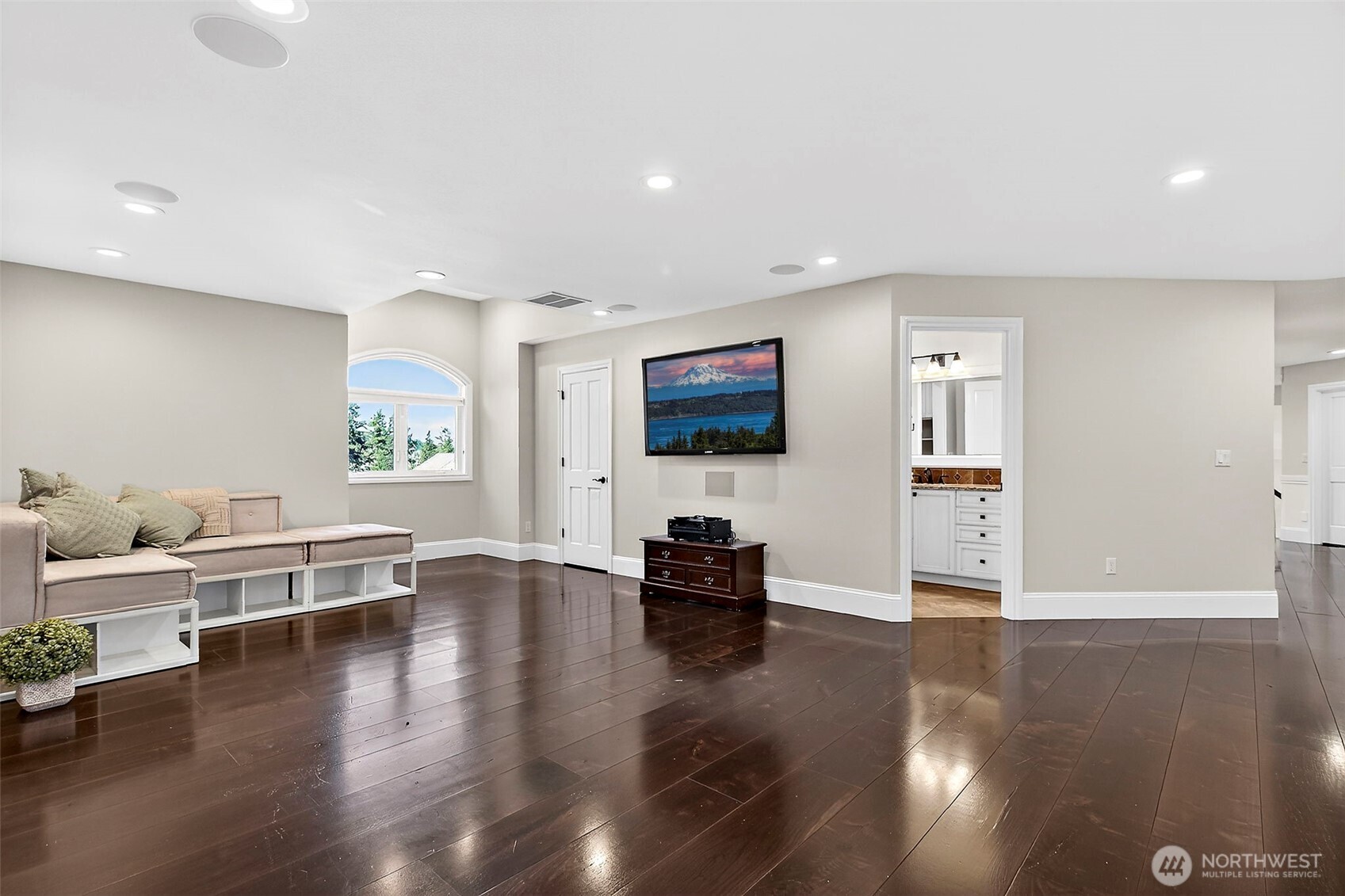 34529 5th Place SW, Federal Way, WA 98023-8300
