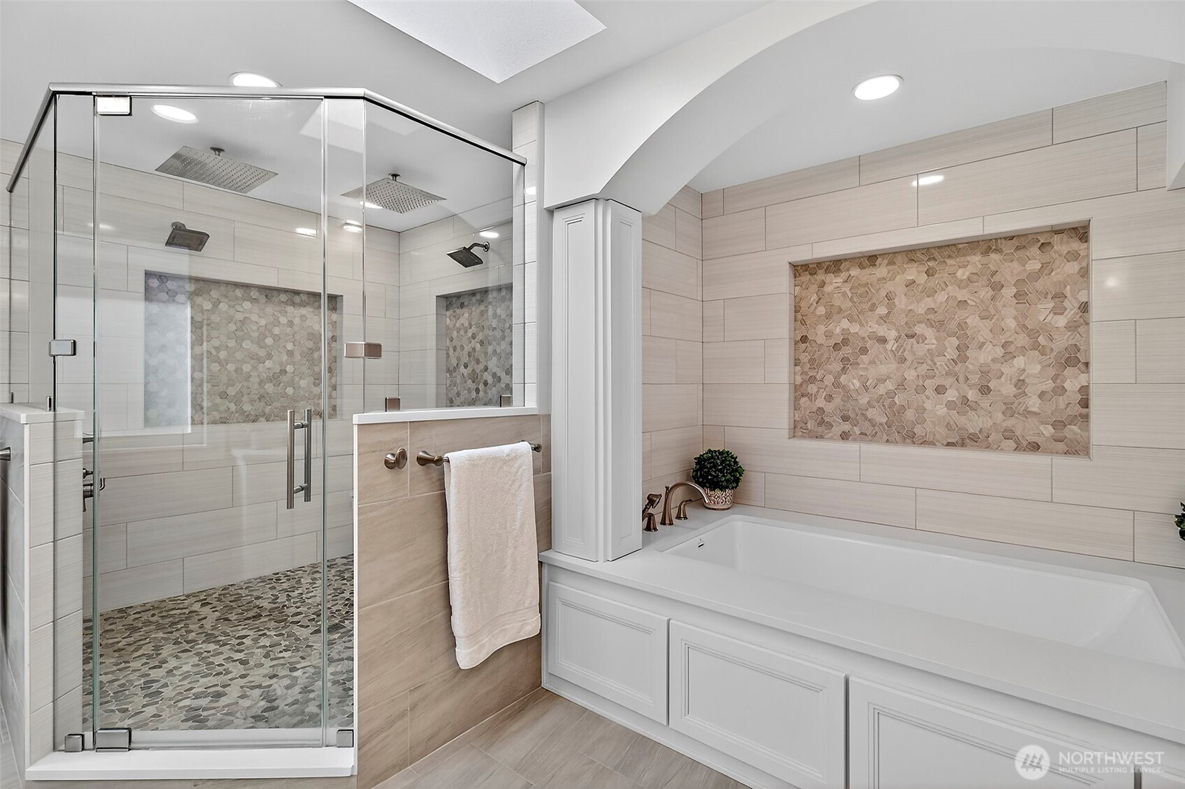 34529 5th Place SW, Federal Way, WA 98023-8300