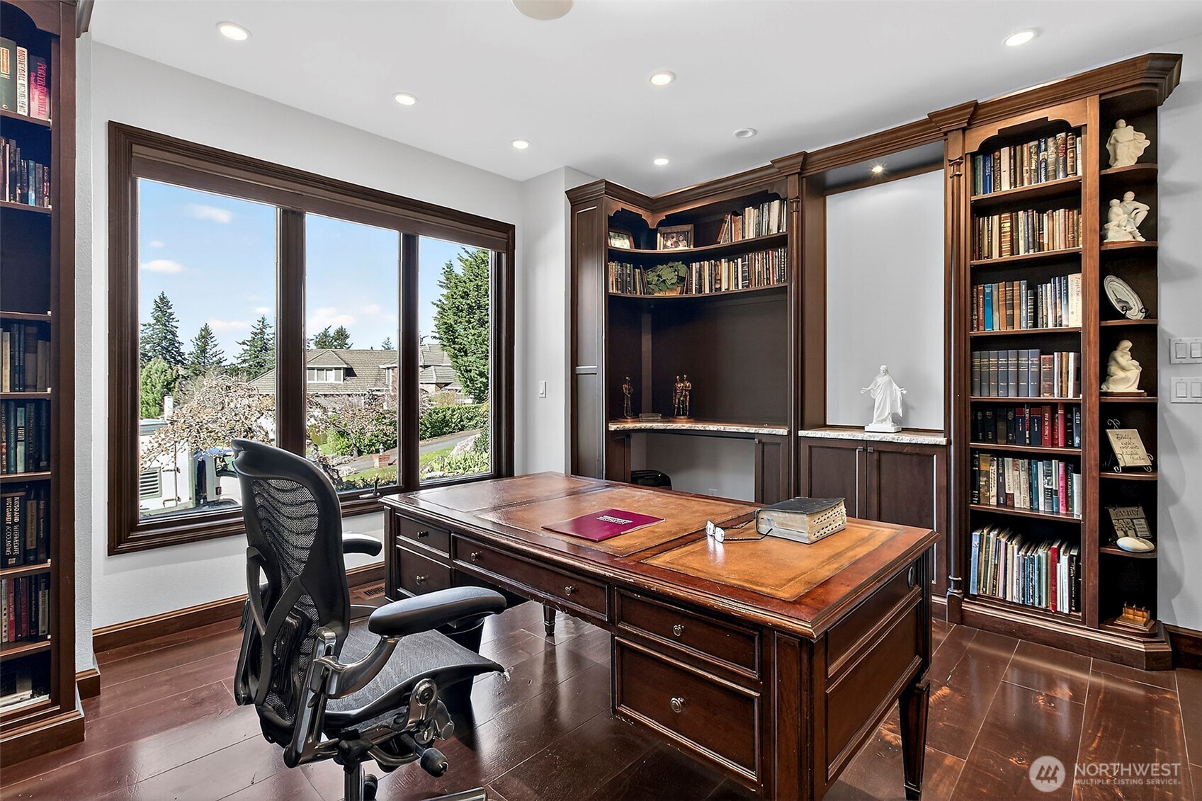 34529 5th Place SW, Federal Way, WA 98023-8300