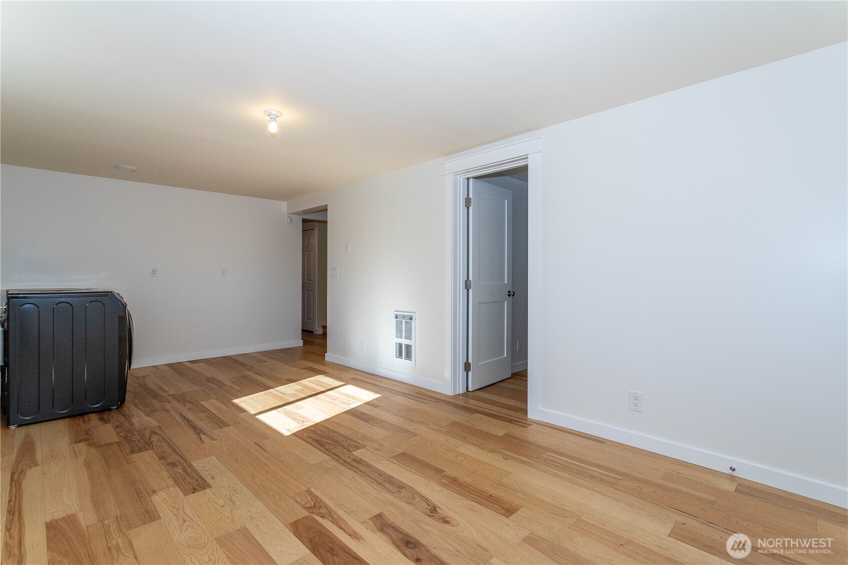 3905 NE 6th Street , Renton, WA 98056