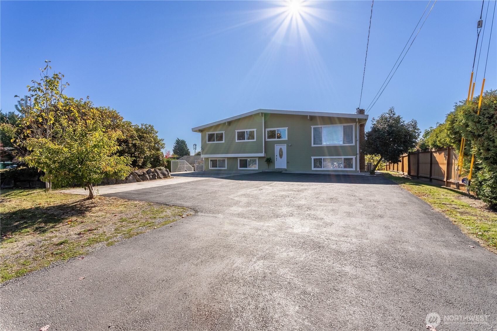 3905 NE 6th Street , Renton, WA 98056