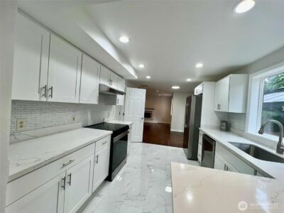10900 SE 219th Place , Kent, WA 98031 - Photo 7