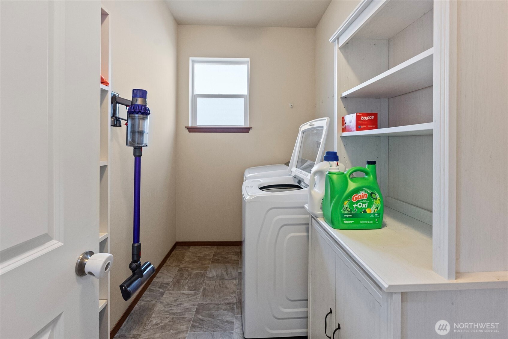 427 NE Nantucket Street , Bremerton, WA 98310