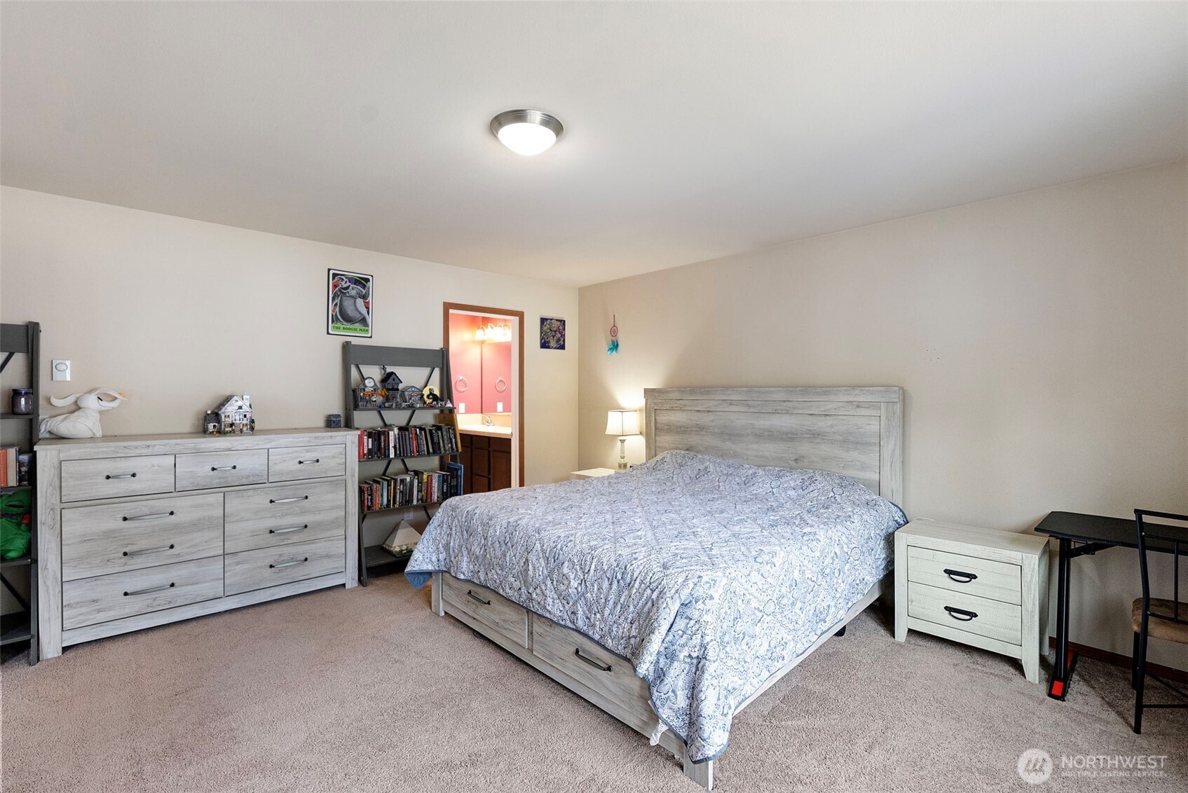 427 NE Nantucket Street , Bremerton, WA 98310