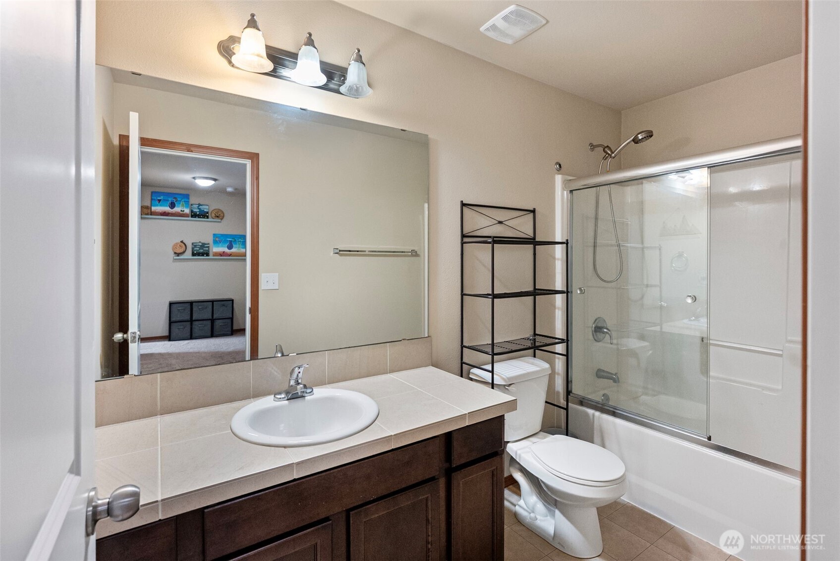 427 NE Nantucket Street , Bremerton, WA 98310