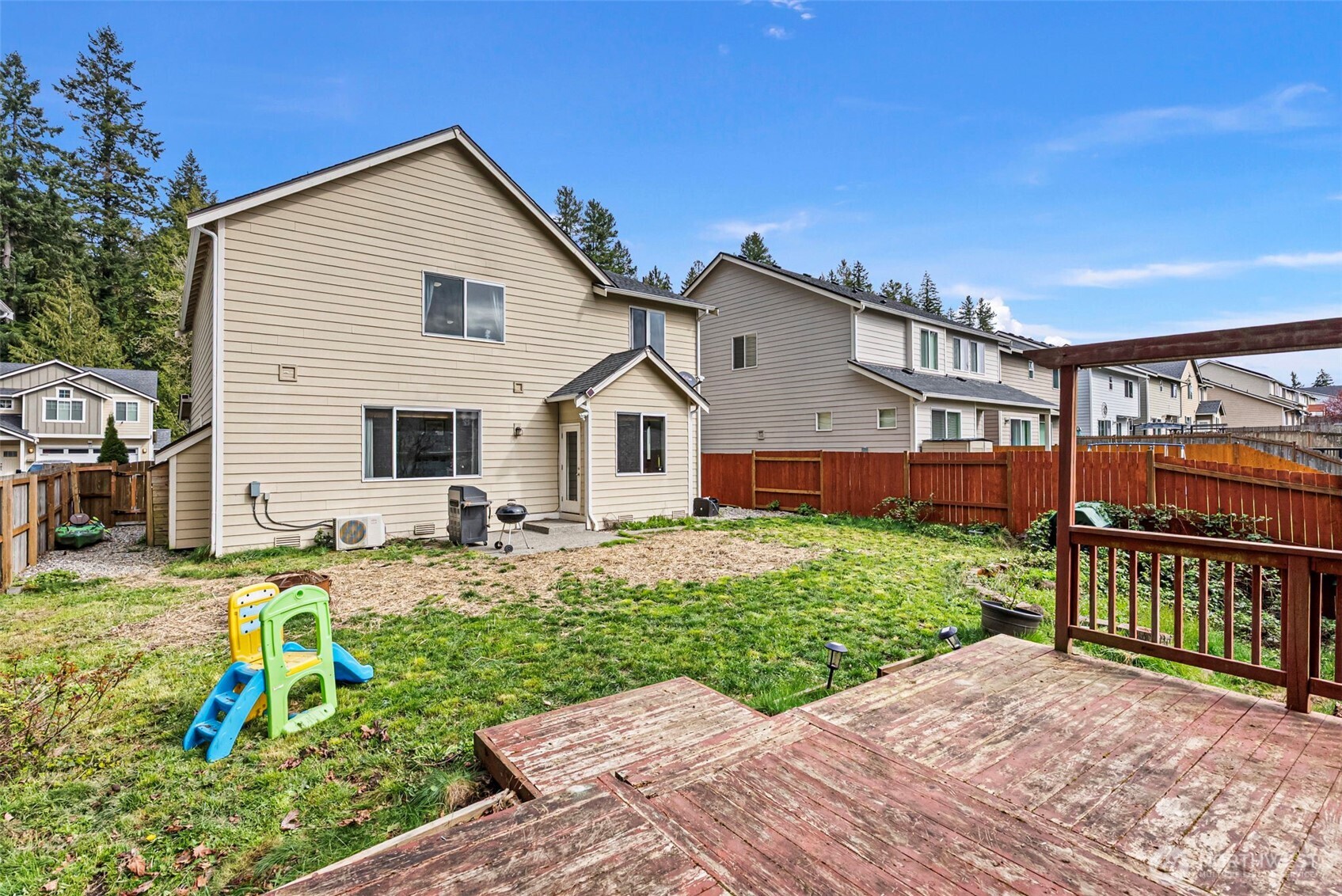427 NE Nantucket Street , Bremerton, WA 98310