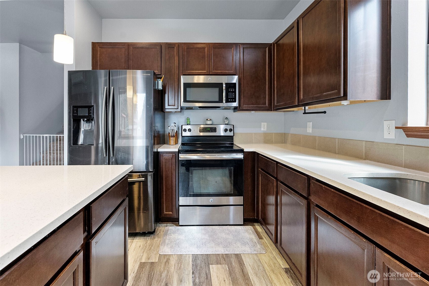 427 NE Nantucket Street , Bremerton, WA 98310