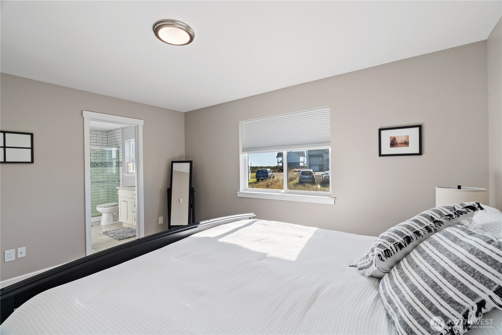 417 Riviera Street SW, Ocean Shores, WA 98569