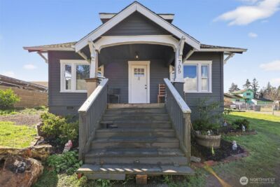 705 E Dearborn Avenue , Shelton, WA 98584
