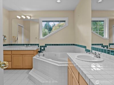 100 E Old Winery Road , Shelton, WA 98584-8828 - Photo 35