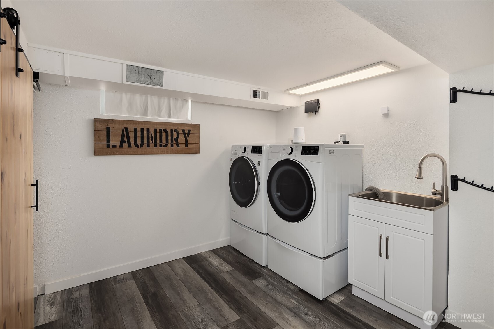 7710 32nd Avenue NE, Seattle, WA 98115-4738