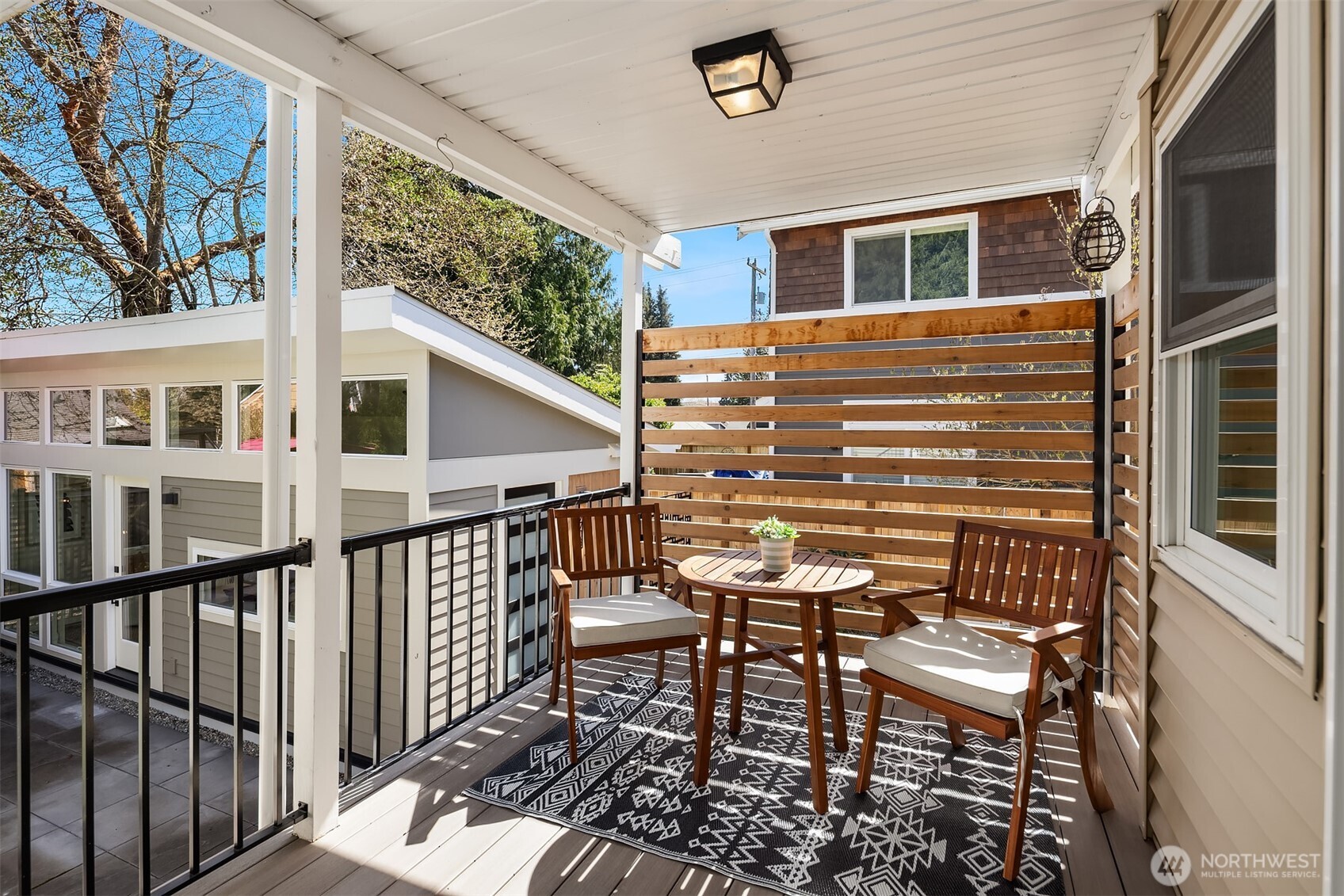 7710 32nd Avenue NE, Seattle, WA 98115-4738