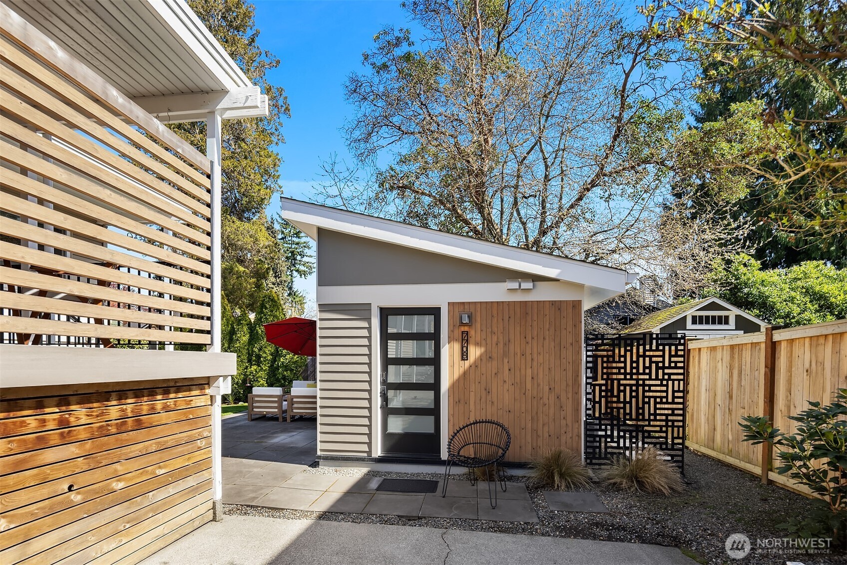 7710 32nd Avenue NE, Seattle, WA 98115-4738