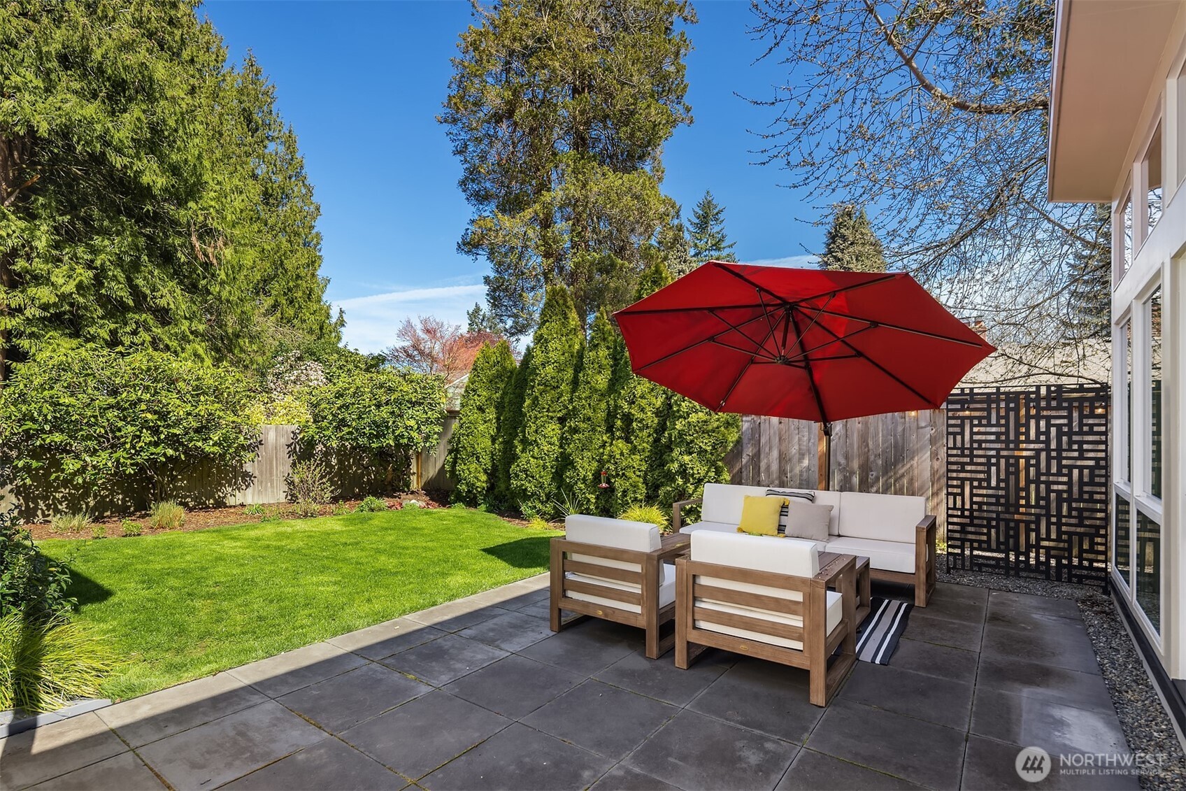 7710 32nd Avenue NE, Seattle, WA 98115-4738