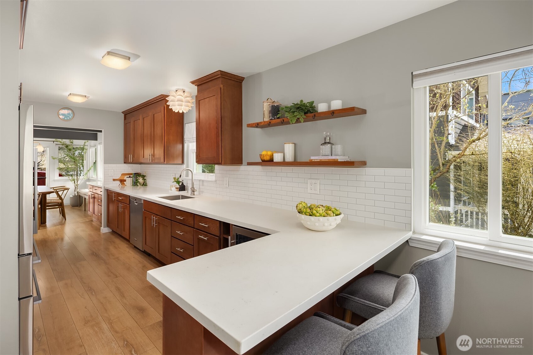 7710 32nd Avenue NE, Seattle, WA 98115-4738