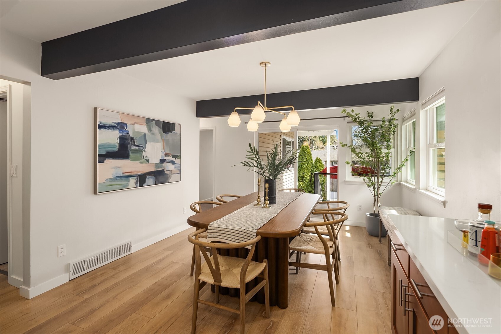 7710 32nd Avenue NE, Seattle, WA 98115-4738