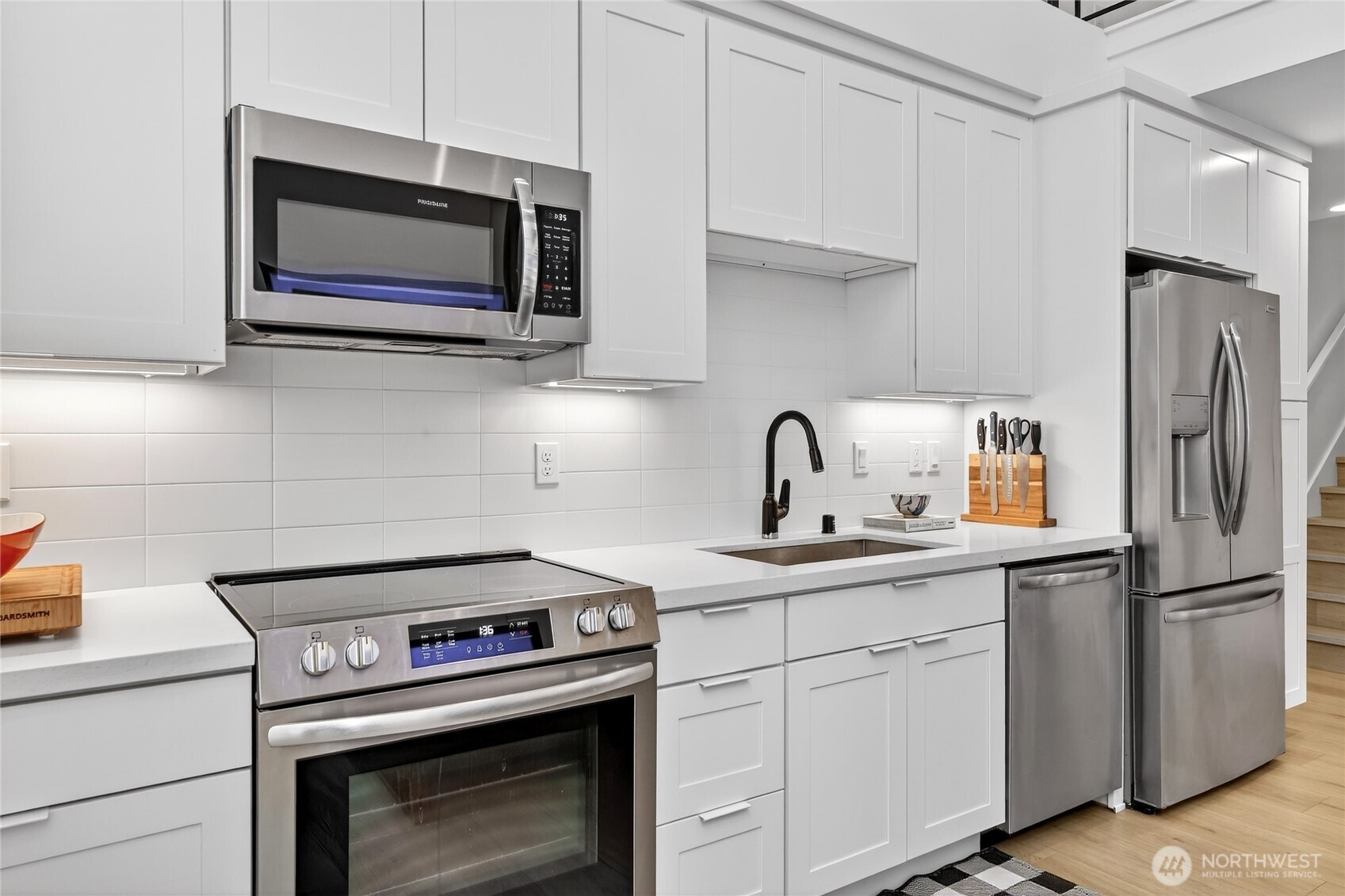 6320 41st Avenue SW #B, Seattle, WA 98136