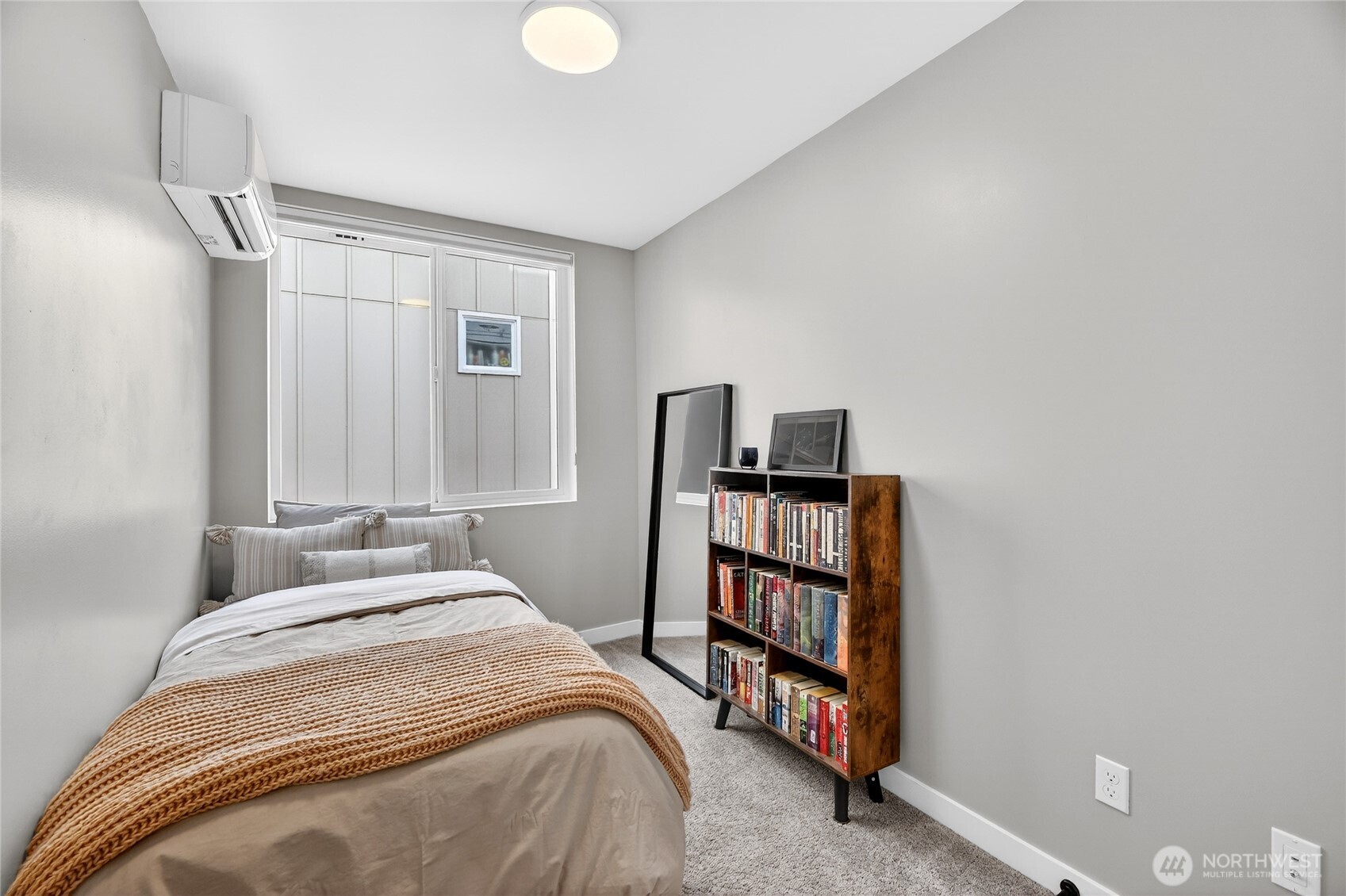 6320 41st Avenue SW #B, Seattle, WA 98136