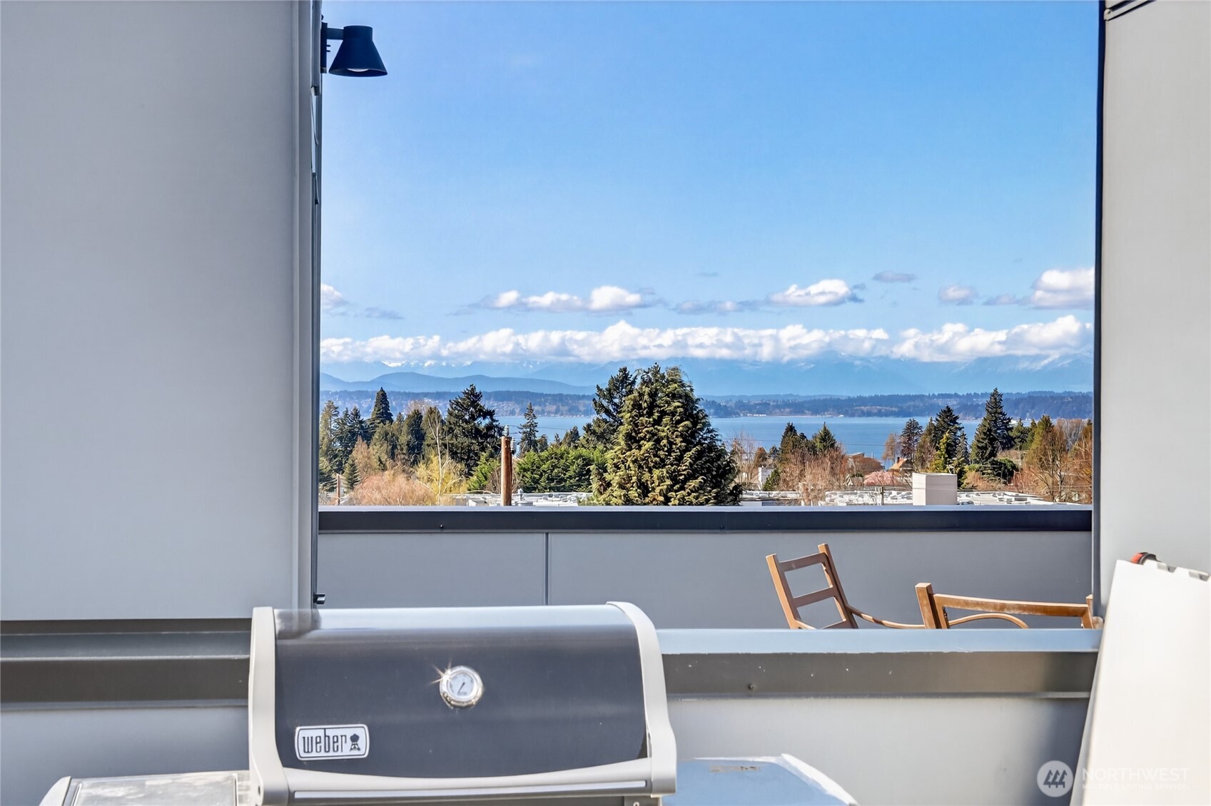 6320 41st Avenue SW #B, Seattle, WA 98136