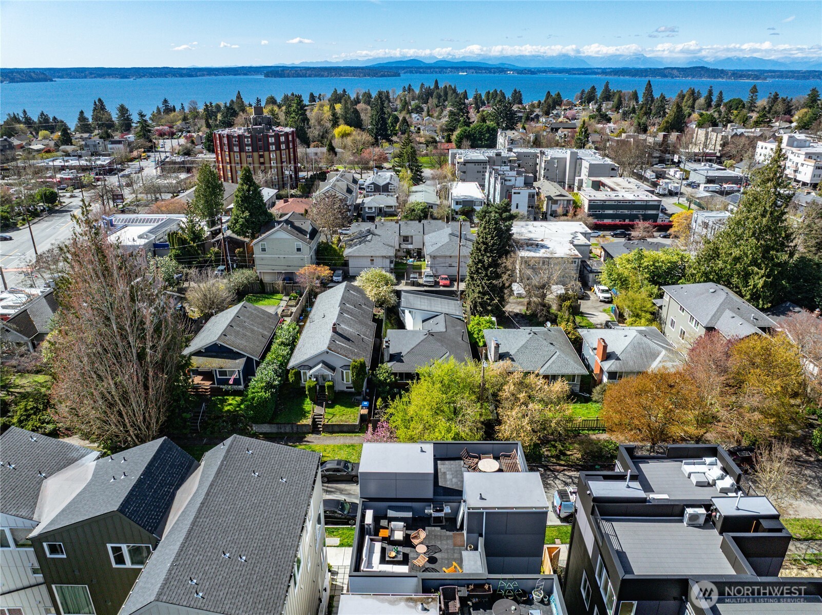 6320 41st Avenue SW #B, Seattle, WA 98136