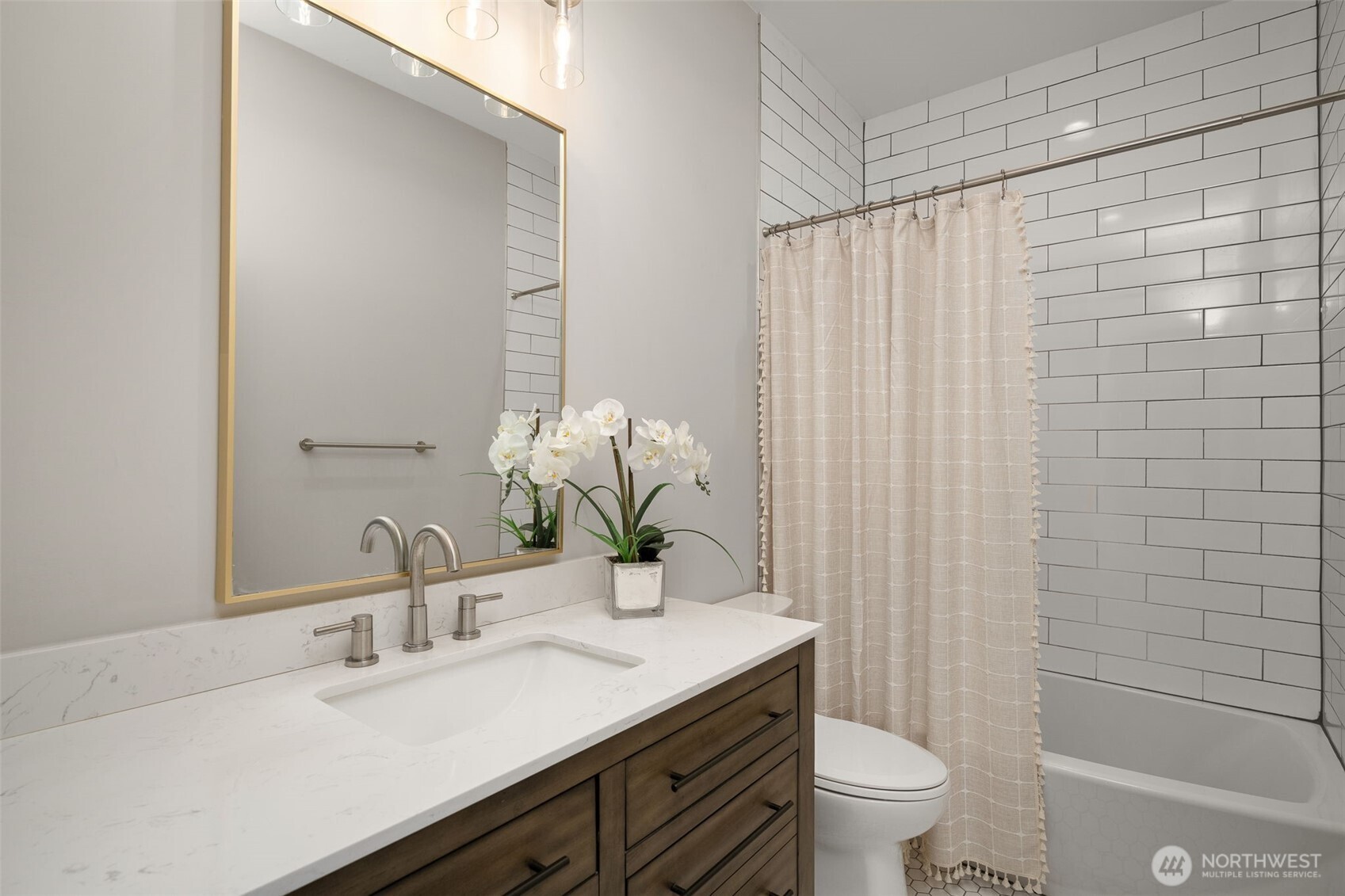 6525 NE 182nd Street #103, Kenmore, WA 98028