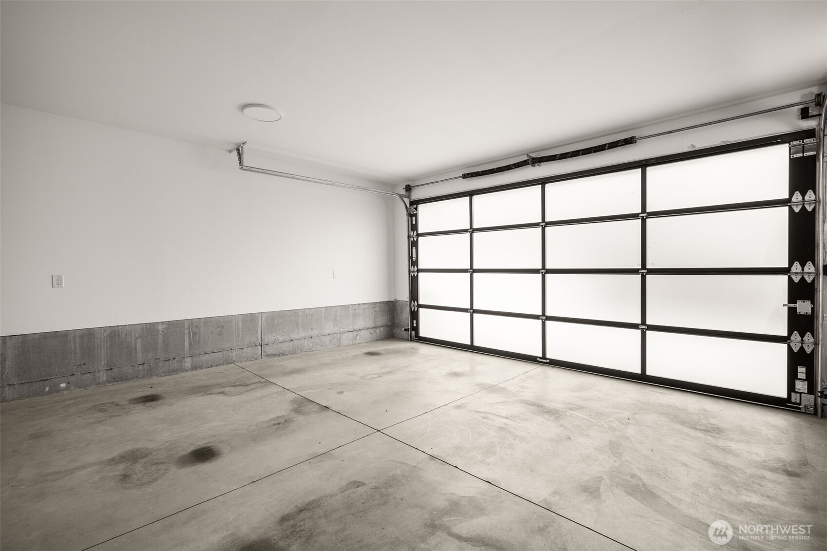 6525 NE 182nd Street #103, Kenmore, WA 98028