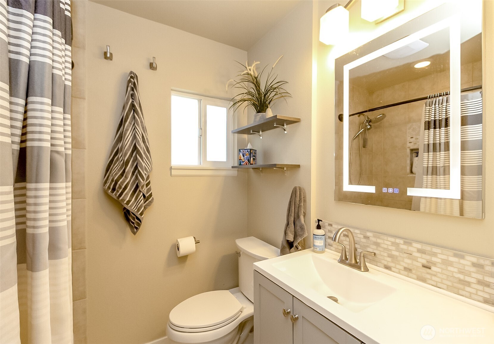 5929 164th Place SW, Lynnwood, WA 98037