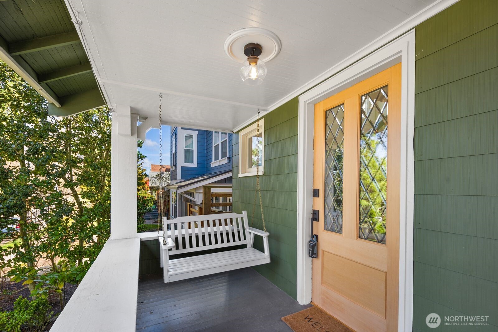 2556 10th Avenue W, Seattle, WA 98119