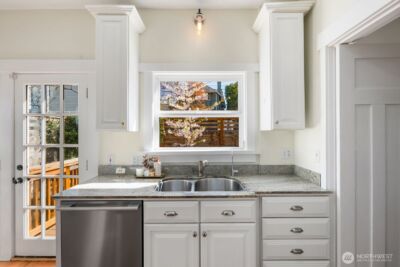 2556 10th Avenue W, Seattle, WA 98119 - Photo 13