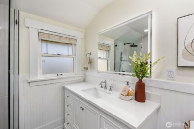 2556 10th Avenue W, Seattle, WA 98119 - Photo 22