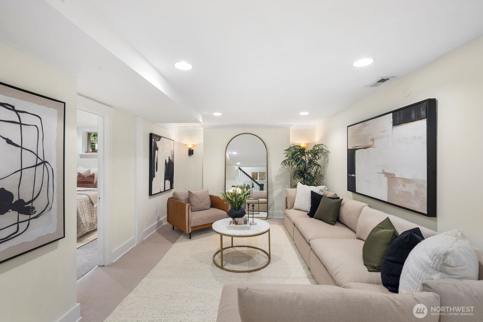 2556 10th Avenue W, Seattle, WA 98119